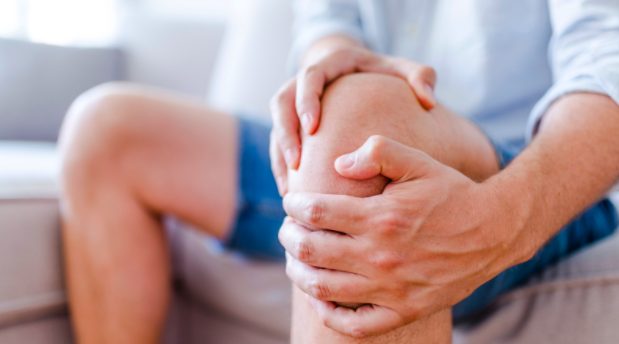 What are 7 easy ways to heal and prevent knee pain?